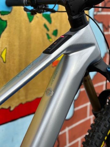 Used Orbea WILD M-TEAM 2025 2025 Mountainbike, Light Gray, 29 — image 4 of 11