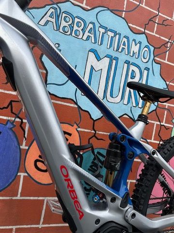 Used Orbea WILD M-TEAM 2025 2025 Mountainbike, Light Gray, 29 — image 9 of 11