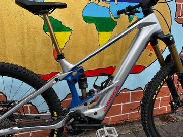Used Orbea WILD M-TEAM 2025 2025 Mountainbike, Light Gray, 29 — image 6 of 11