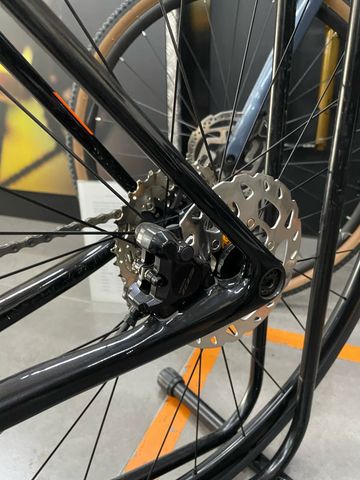 KTM Revelator Shimano 105 2023 Road & Gravel usato, Nero — immagine 3 di 4