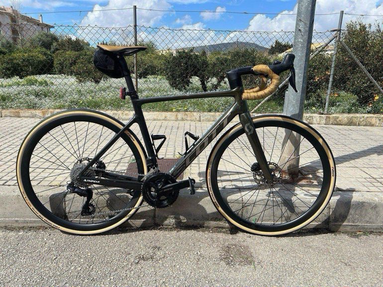 Gebrauchtes Scott Addict RC 40 2024 2024 Road & Gravel, Grün — Bild 23 von 42