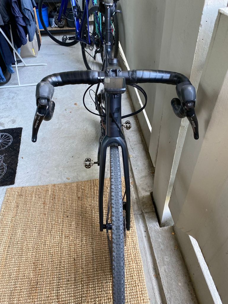 Used CUBE CROSS RACE PRO 2024 2024 Road & Gravel, Light Gray — image 6 of 8