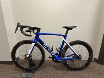 Used Wilier Cento10PRO SHIMANO ULTEGRA Di2 8070 2020 2020 Road & Gravel, Blue — image 4 of 7