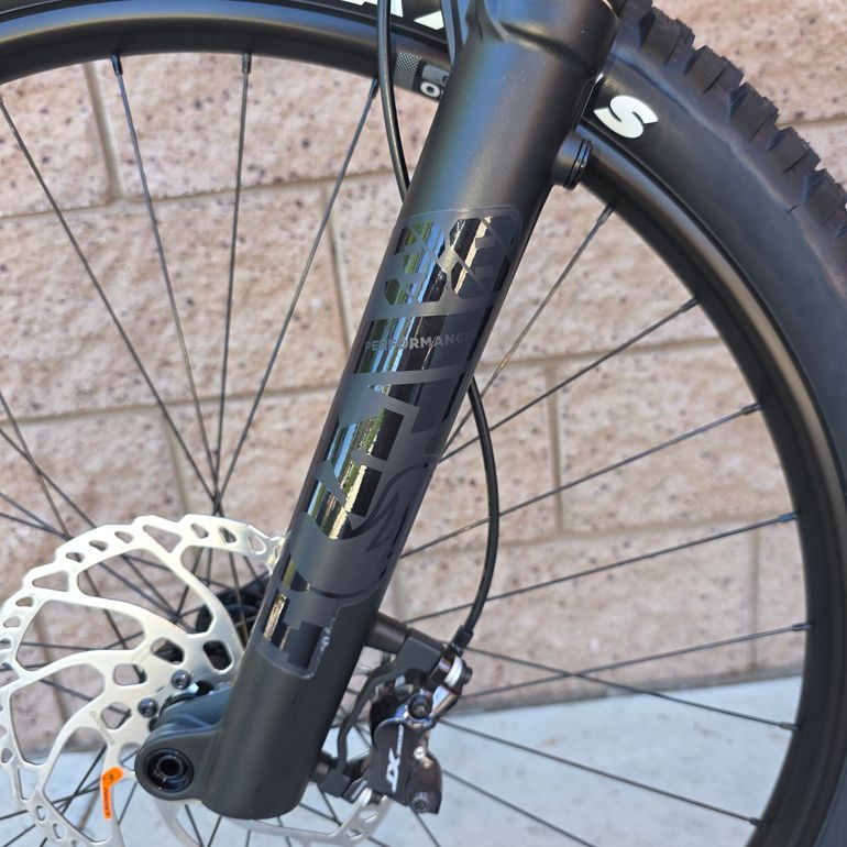 Used Rocky Mountain Altitude C50 Shimano 2024 2024 Mountainbike, Black, 27.5, 29 — image 16 of 17