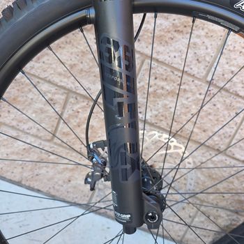 Used Rocky Mountain Altitude C50 Shimano 2024 2024 Mountainbike, Black, 27.5, 29 — image 7 of 17