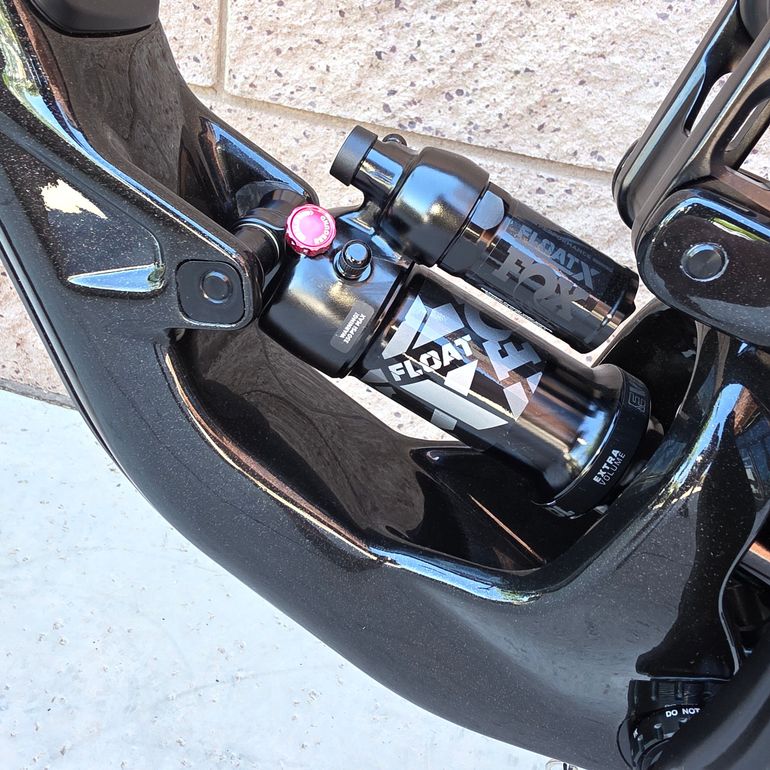 Used Rocky Mountain Altitude C50 Shimano 2024 2024 Mountainbike, Black, 27.5, 29 — image 15 of 17