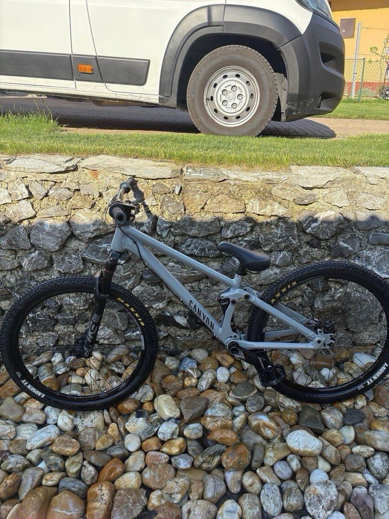 Used Canyon Stitched 720 2023 2023 Mountainbike — image 1 of 3