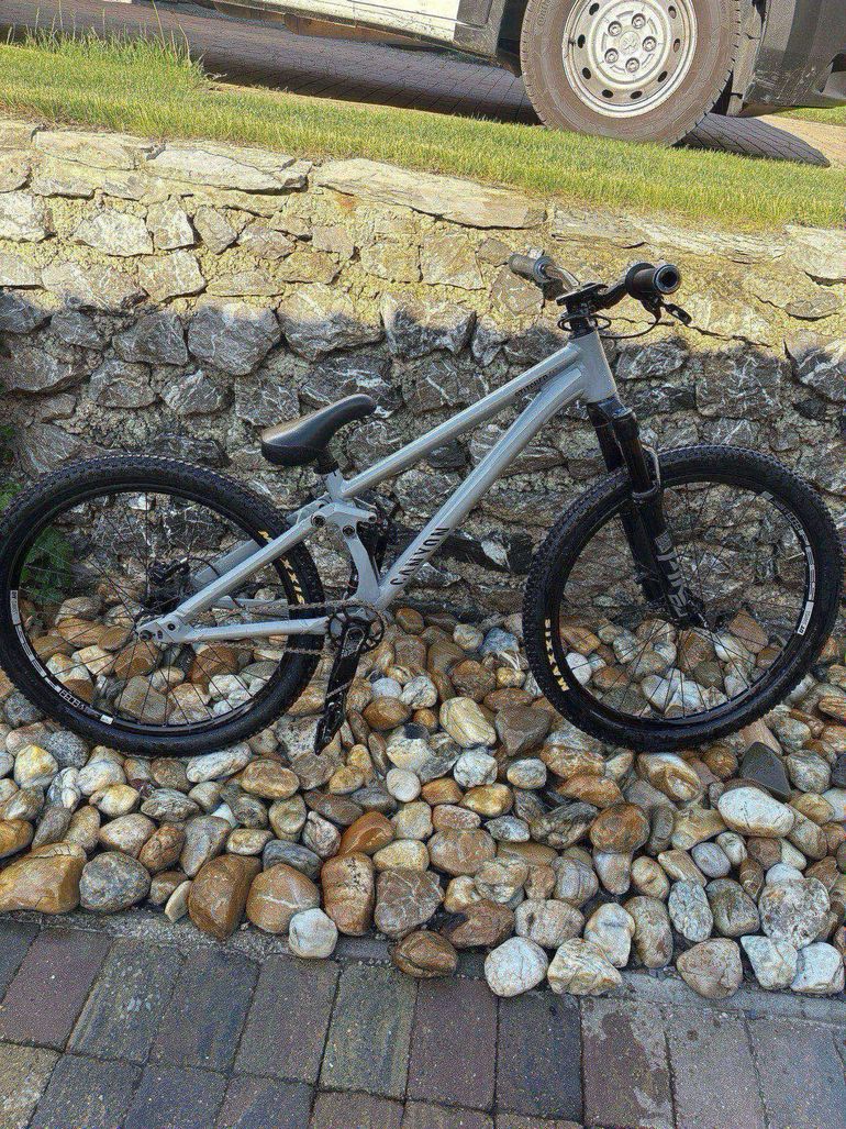 Used Canyon Stitched 720 2023 2023 Mountainbike — image 3 of 3