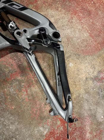Brugt Pivot Phœnix DH 2021 2021 Mountainbike — billede 7 af 7