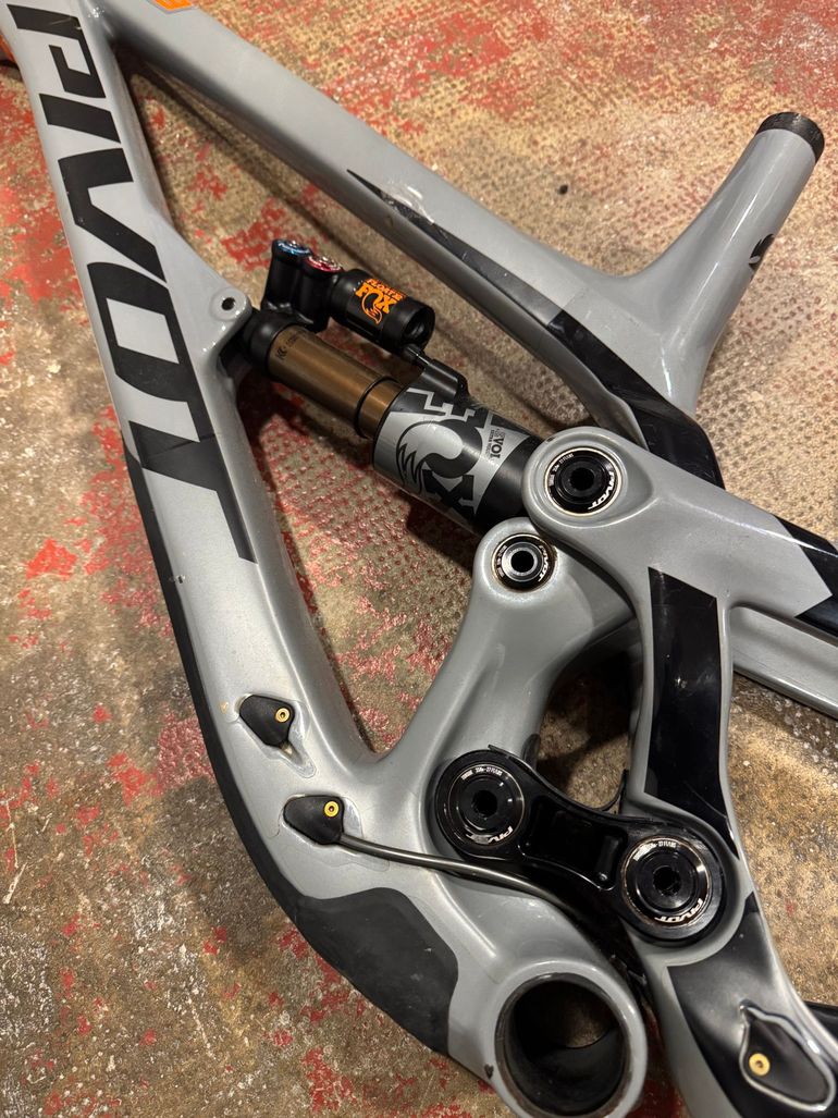 Brugt Pivot Phœnix DH 2021 2021 Mountainbike — billede 5 af 7