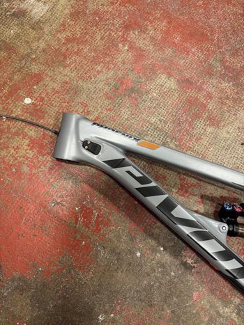 Brugt Pivot Phœnix DH 2021 2021 Mountainbike — billede 6 af 7