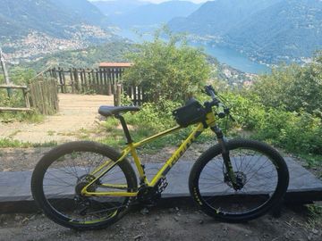 Used Giant Talon 2018 Mountainbike, Orange — image 2 of 9