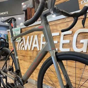 Used BMC Roadmachine 01 THREE 2023 2023 Road & Gravel, Light Gray — image 2 of 5