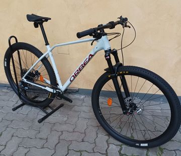 Used Orbea ALMA H10-EAGLE 2024 2024 Mountainbike, Light Gray, 29 — image 1 of 9