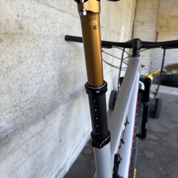 Brugt Santa Cruz Blur Sram Eagle Transmission XX 2024 Mountainbike — billede 12 af 15