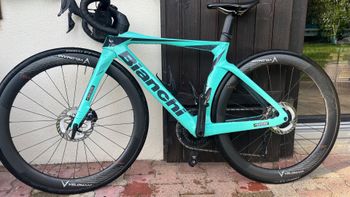 Brugt Bianchi Oltre - Ultegra Di2 2023 2023 Road & Gravel — billede 2 af 8
