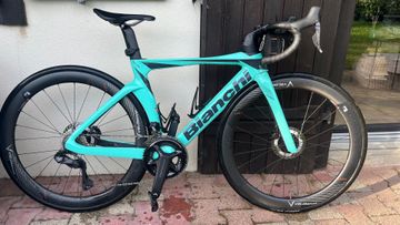 Bianchi Oltre - Ultegra Di2 2023 2023 Road & Gravel usato, Blu — immagine 1 di 8
