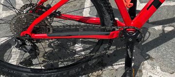Used Trek Marlin Shimano Deore 2022 Mountainbike, Red — image 3 of 16