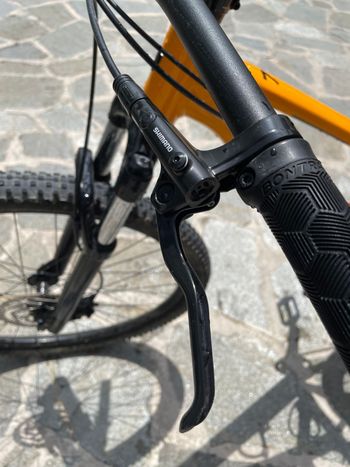 Trek Marlin Shimano Deore 2022 Mountainbike de segunda mano, Rojo — imagen 8 de 16