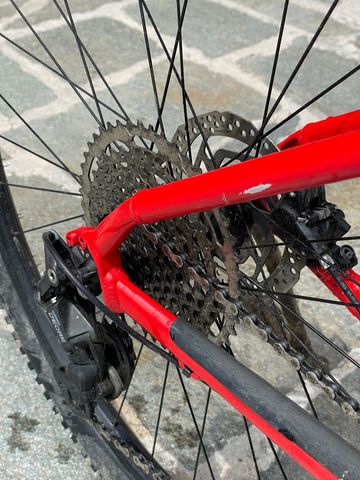 Used Trek Marlin Shimano Deore 2022 Mountainbike, Red — image 15 of 16