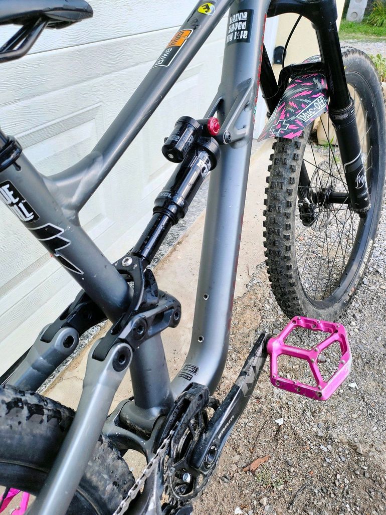 Used Specialized Status 160 2022 2022 Mountainbike, Light Gray, 29 — image 3 of 4