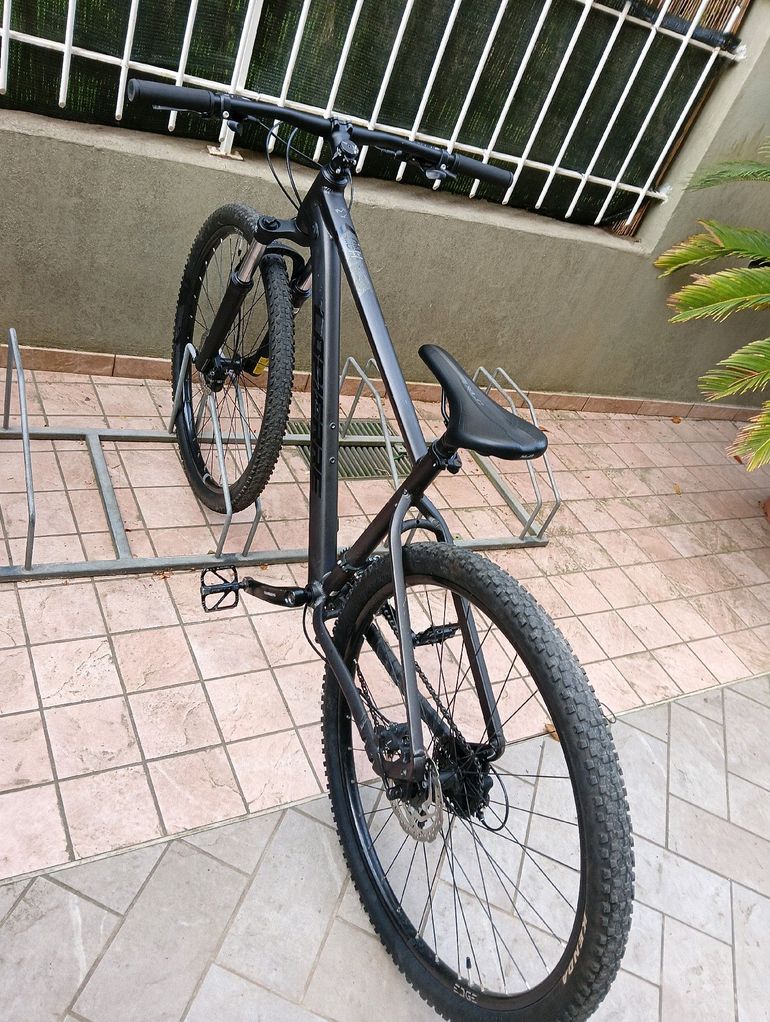 Used Lapierre EDGE 3.9 2023 Mountainbike, Light Gray — image 1 of 5