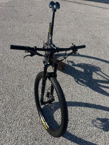 Orbea OIZ M30 2022 2022 Mountainbike de segunda mano, Gris claro — imagen 2 de 11