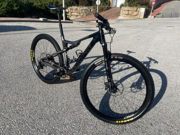 Orbea OIZ M30 2022 2022 Mountainbike de segunda mano, Gris claro — imagen 1 de 11