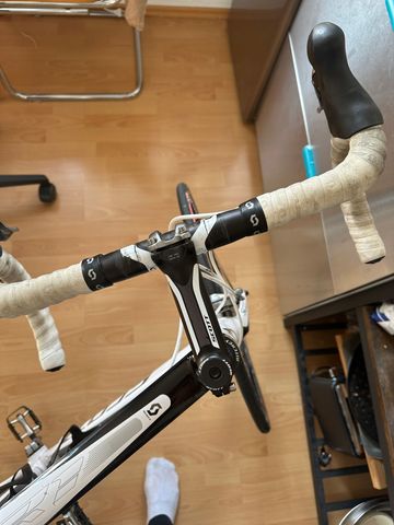 Used SCOTT ADDICT 2019 Road & Gravel, White — image 8 of 9
