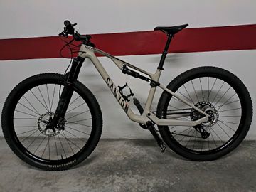 Brugt Canyon Lux Trail CF 7 2022 2022 Mountainbike — billede 2 af 4