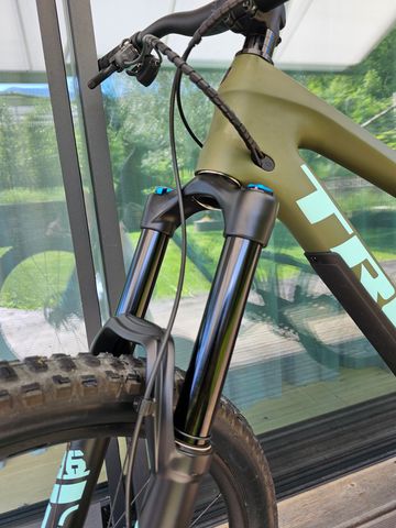 Gebrauchtes Trek Slash 9.7 Gen 5 2023 2023 Mountainbike, Grün, 29 — Bild 12 von 25