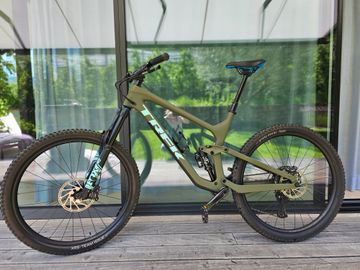 Gebrauchtes Trek Slash 9.7 Gen 5 2023 2023 Mountainbike, Grün, 29 — Bild 3 von 25