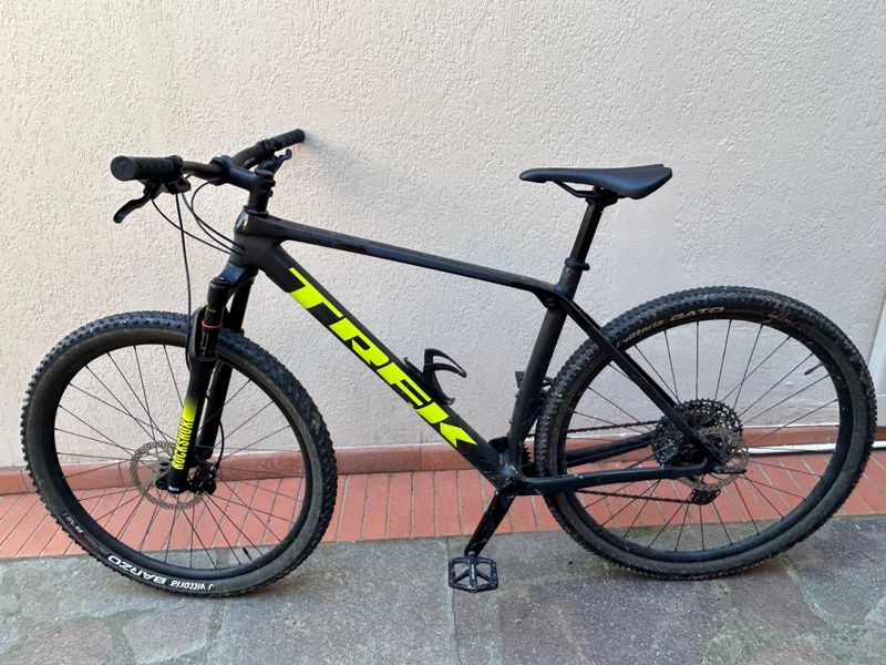 Used Trek Procaliber 9.6 2020 2020 Mountainbike, Black, 27.5, 29 — image 2 of 3