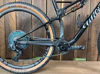 Used Wilier Urta 2023 Mountainbike, Black — image 3 of 14