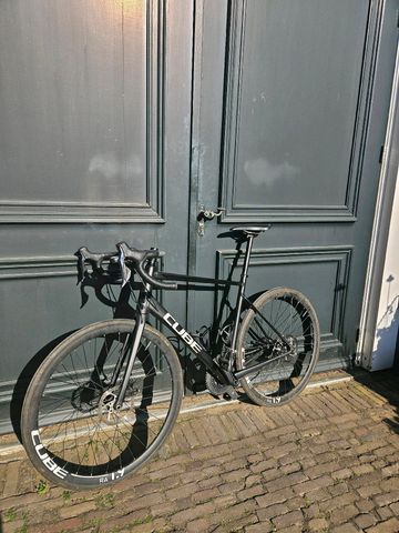Gebrauchtes CUBE Attain Shimano Ultegra Di2 2022 Road & Gravel, Schwarz — Bild 1 von 16