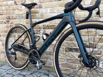 Used BMC Roadmachine AMP ONE 2023 2023 Road & Gravel, Green — image 2 of 23