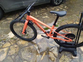 Used Specialized Riprock 24 Pouces 2021 Mountainbike, Orange — image 2 of 3