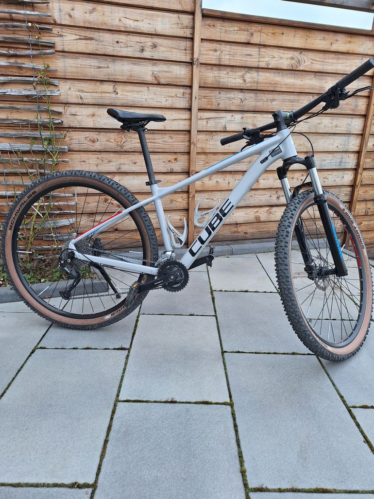 Used CUBE AIM, SL 2022 2022 Mountainbike, White, 27.5, 29 — image 1 of 11