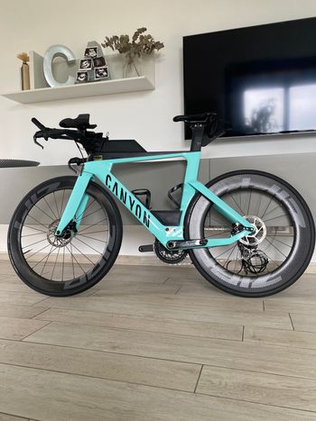 Used Canyon Speedmax CF 8 Disc eTap 2021 2021 Road & Gravel — image 2 of 12