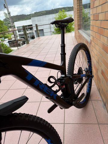 Tweedehands Trek Top Fuel 9.8 SL 2017 2017 Mountainbike — afbeelding 2 van 12