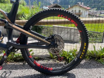Tweedehands Canyon Spectral CFR 9.0 2020 2020 Mountainbike — afbeelding 2 van 9