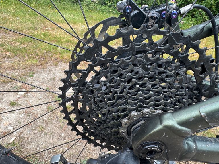Used Giant Reign E+ 0 2022 2022 Mountainbike, Green, 29 — image 13 of 43