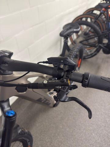 Brugt KTM MACINA PROWLER PRESTIGE 2023 2023 Mountainbike — billede 3 af 9