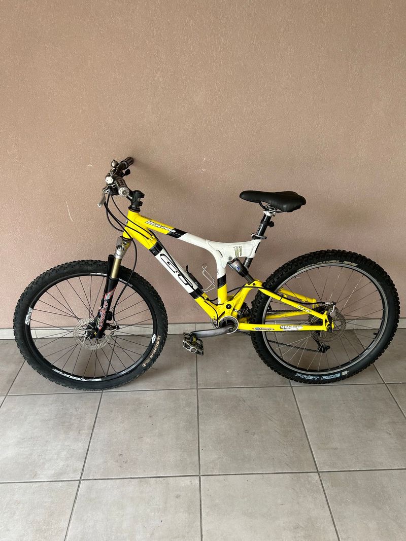 Tweedehands GT HCR 2000 2000 Mountainbike — afbeelding 14 van 16