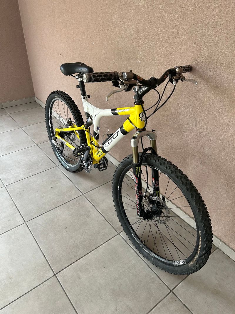 Tweedehands GT HCR 2000 2000 Mountainbike — afbeelding 2 van 16