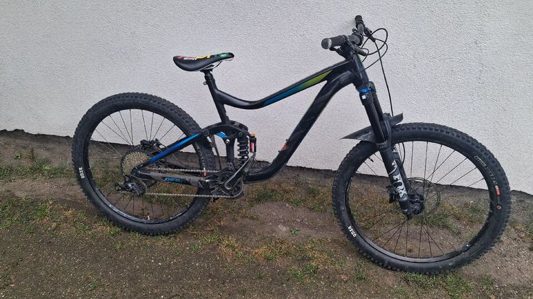 Used Giant Reign 2 2018 2018 Mountainbike, Black, 27.5 — image 5 of 5