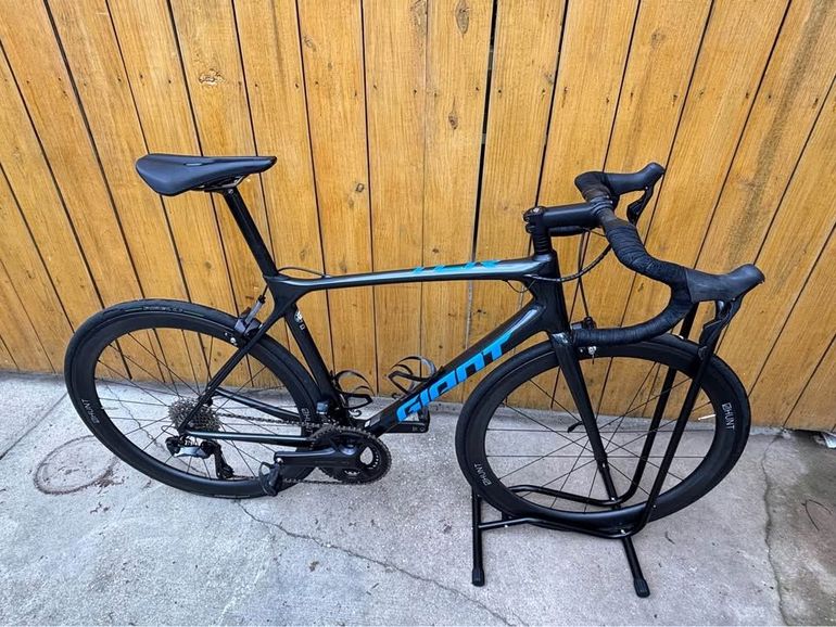 Used Giant Advanced Build 2020 Road & Gravel, Black — image 2 of 8