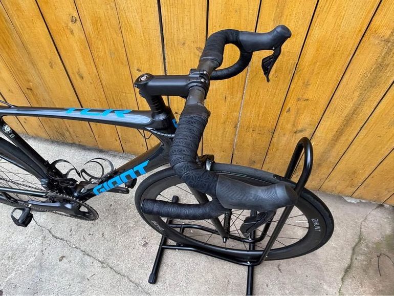 Used Giant Advanced Build 2020 Road & Gravel, Black — image 3 of 8