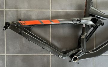 Used Vitus Escarpe 29 VR Frameset 2018 Mountainbike, Light Gray — image 2 of 3