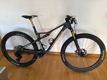 Brugt Orbea OIZ M-TEAM AXS 2024 2024 Mountainbike — billede 1 af 7